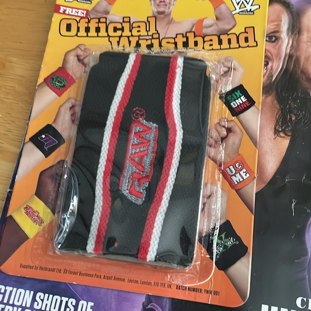 Professional Wrestling WWE AEW Lot Of Action Figure Magazine and NIP trivia game - Picture 8 of 10